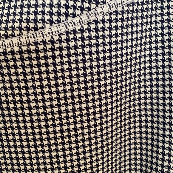 Spanx Houndstooth Booty Boost Leggings - Picture 2 of 9